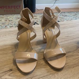 Pashion Size 9 Nude Heels Convert to Sandals